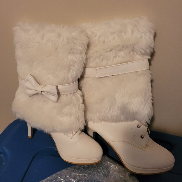 Shoes - Heel Boots with White Faux fur and bows (detachable)